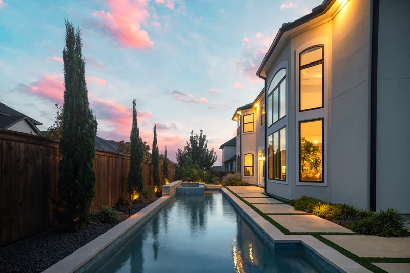 2121 Normandy Circle — 38