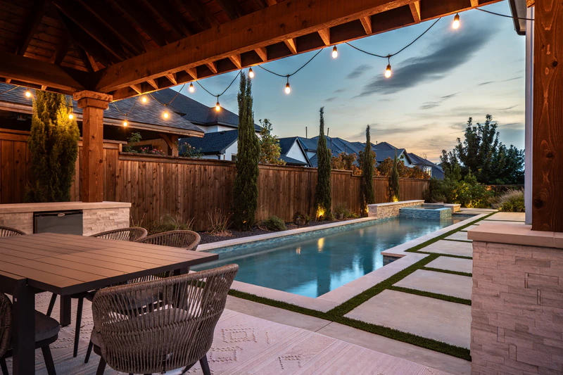 2121 Normandy Circle — 39